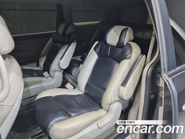 Kia All New Carnival Luxury, 2016 18