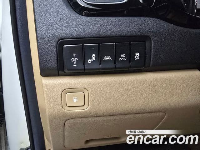 Kia All New Carnival Noblesse, 2016 10