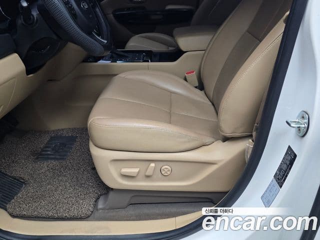 Kia All New Carnival Noblesse, 2016 11