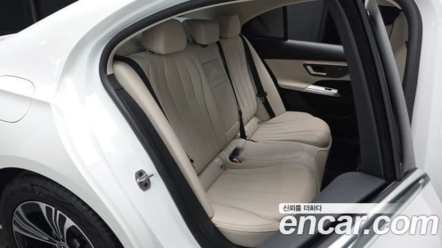 Mercedes-Benz E-класс W214 Avantgarde, 2025 11