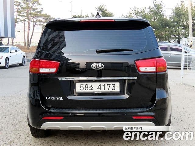 Kia All New Carnival Prestige, 2018 4