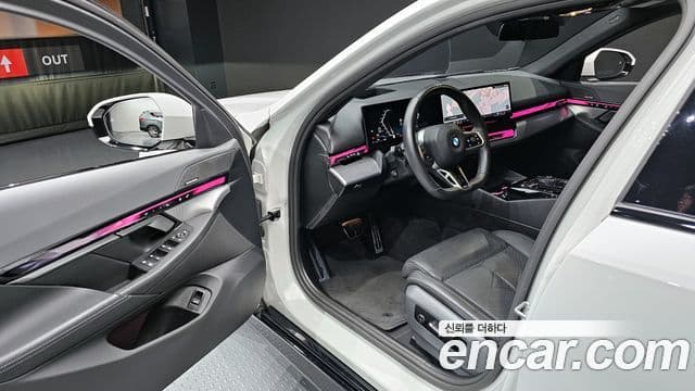 BMW 5시리즈 (G60) 530i xDrive M Sport, 2024 11