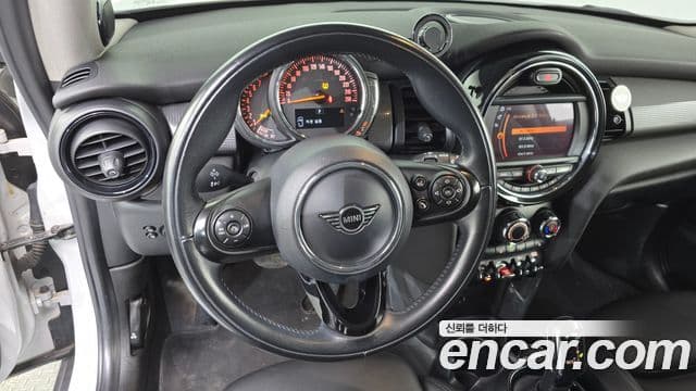 Mini Cooper 3세대, 2020 13