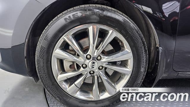 Kia The / новый New Carnival Special, 2020 все фото