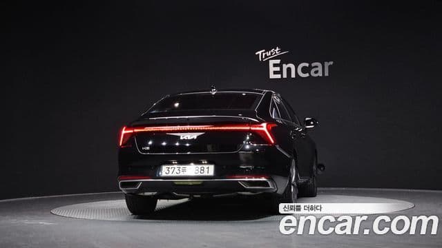 Kia K8 Signature, 2023 4