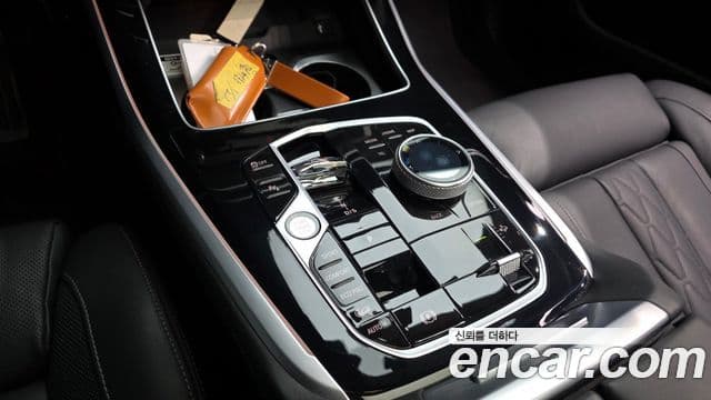 BMW X7 (G07) xDrive 40i M Sport 6인승, 2024 9