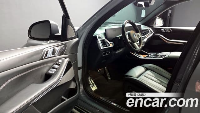BMW X7 (G07) xDrive 40i M Sport 6인승, 2024 10