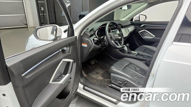 Audi Q3 (F3), 2020 11