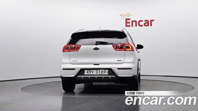 Kia Niro Prestige, 2017 4