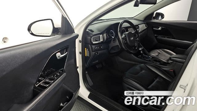 Kia Niro Prestige, 2017 11