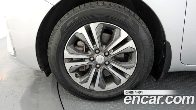 Kia The / новый New Carnival Luxury, 2019 все фото