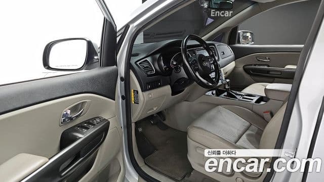 Kia The / новый New Carnival Luxury, 2019 11