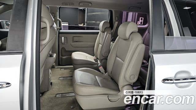 Kia The / новый New Carnival Luxury, 2019 12