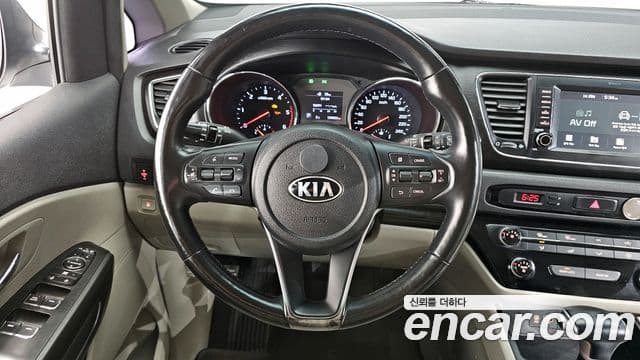 Kia The / новый New Carnival Luxury, 2019 13