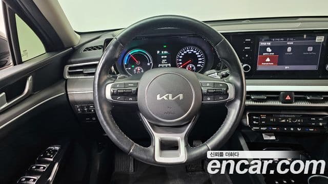 Kia K5 гибрид 3세대 Prestige, 2023 13