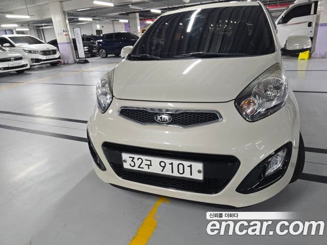 Kia All New Morning Deluxe Trendy, 2014 1