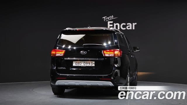 Kia All New Carnival Prestige, 2016 4