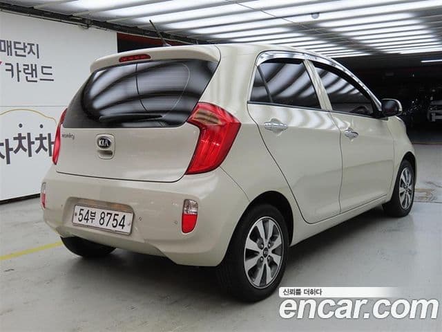 Kia All New Morning Deluxe Trendy, 2014 4