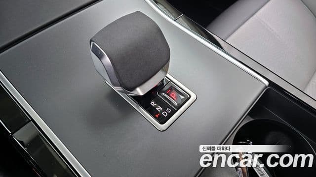 Land Rover Range Rover Velar 3.0 P400 Dynamic HSE, 2025 9