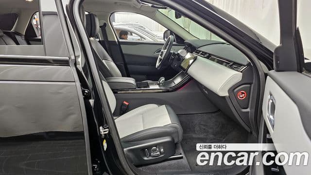 Land Rover Range Rover Velar 3.0 P400 Dynamic HSE, 2025 11