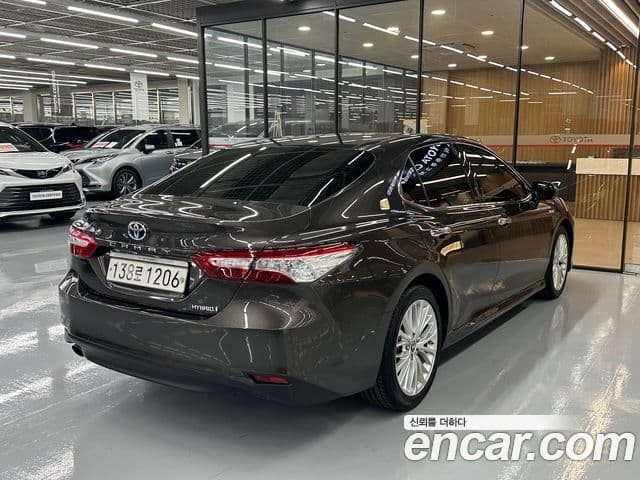 Toyota 캠리 (XV70) 2.5 XLE гибрид, 2018 2