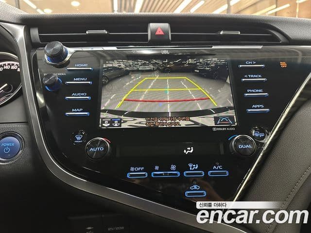 Toyota 캠리 (XV70) 2.5 XLE гибрид, 2018 15