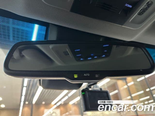 Toyota 캠리 (XV70) 2.5 XLE гибрид, 2018 17