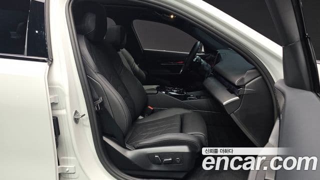 BMW 5시리즈 (G60) 520i M Sport, 2025 10