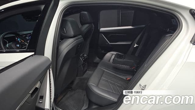 BMW 5시리즈 (G60) 520i M Sport, 2025 12