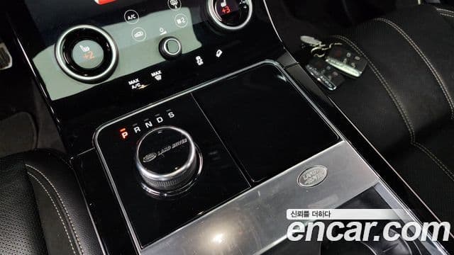 Land Rover Range Rover Velar 2.0 D240 R-Dynamic SE, 2018 9