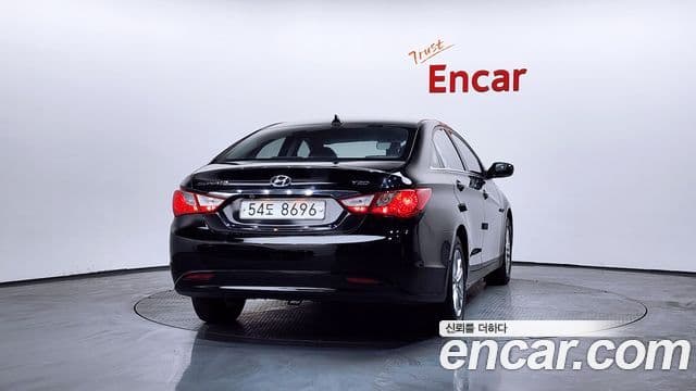 Hyundai YF Sonata Luxury, 2010 4