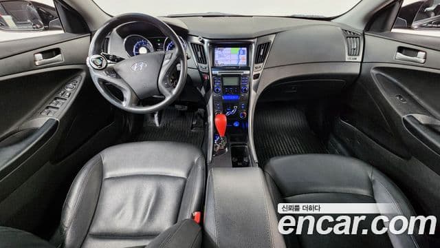 Hyundai YF Sonata Luxury, 2010 7