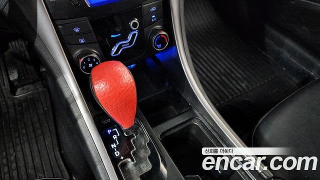 Hyundai YF Sonata Luxury, 2010 9