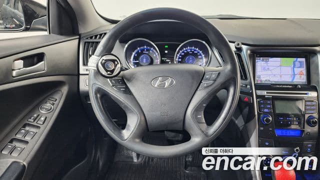 Hyundai YF Sonata Luxury, 2010 13