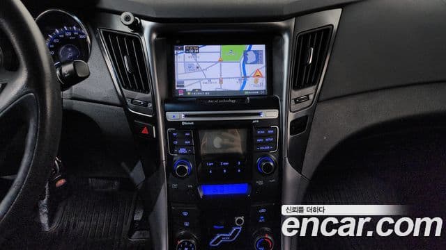 Hyundai YF Sonata Luxury, 2010 14