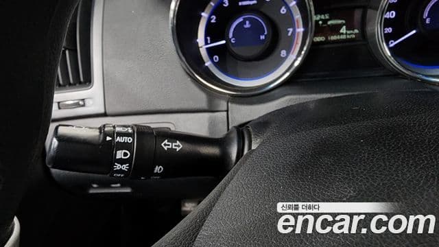 Hyundai YF Sonata Luxury, 2010 18