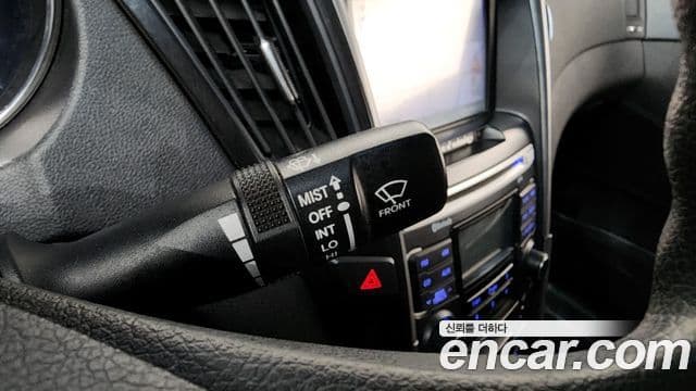 Hyundai YF Sonata Luxury, 2010 19