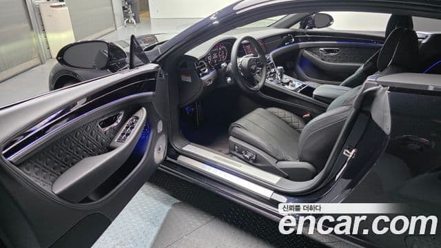 Bentley Continental GT 3세대 4.0 GT Azure, 2023 10
