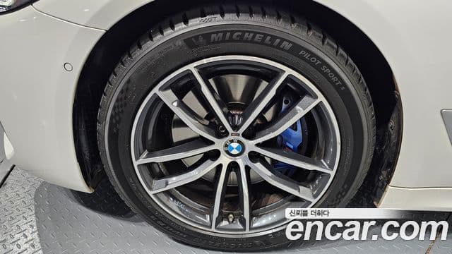 BMW 5시리즈 (G30) 520i M Sport, 2023 все фото