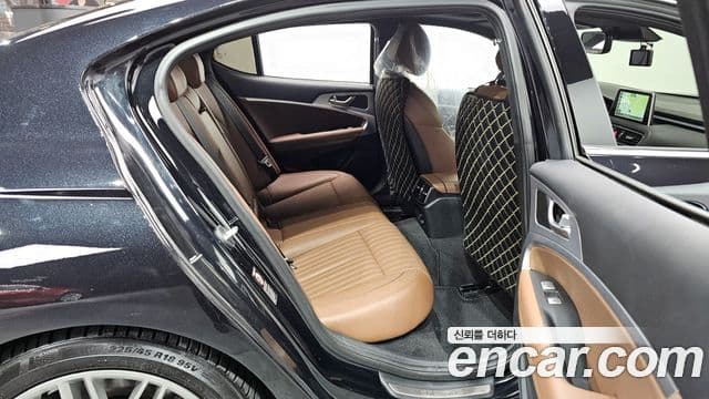 Genesis G70 Elite, 2019 12