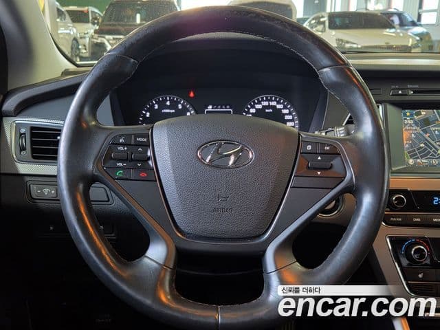 Hyundai LF Sonata Premium, 2015 9