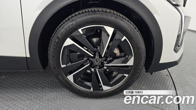 Peugeot 408 1.2 Pure Tech Allure, 2023 все фото