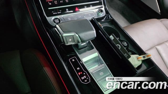 Audi A8 (D5) 55 TFSI Quattro Premium LWB, 2023 9