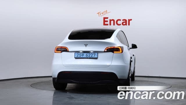 Tesla модель Y, 2024 4