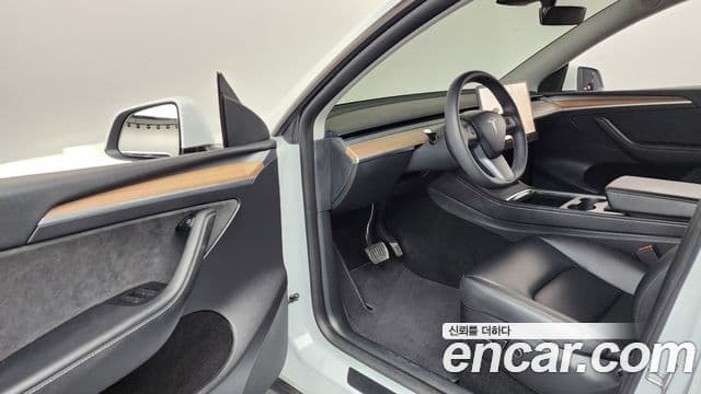 Tesla модель Y, 2024 10