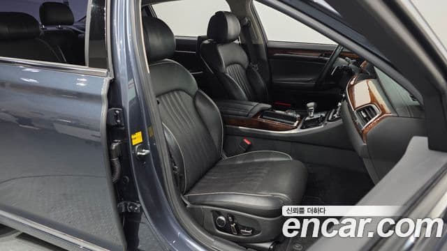 Genesis EQ900 Prestige, 2016 10