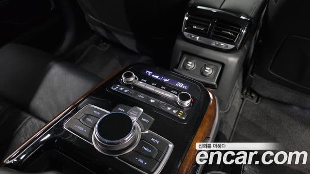 Genesis EQ900 Prestige, 2016 19