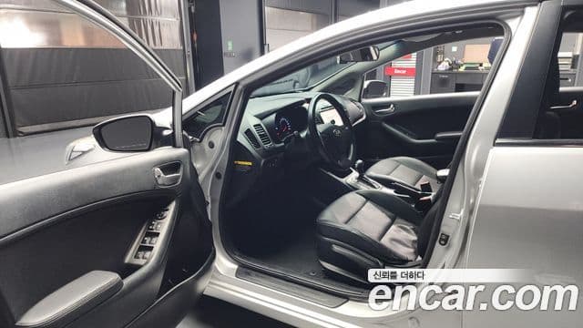 Kia K3 Luxury, 2015 10