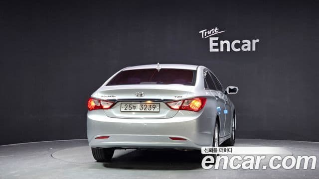 Hyundai YF Sonata люксовая версия, 2010 4