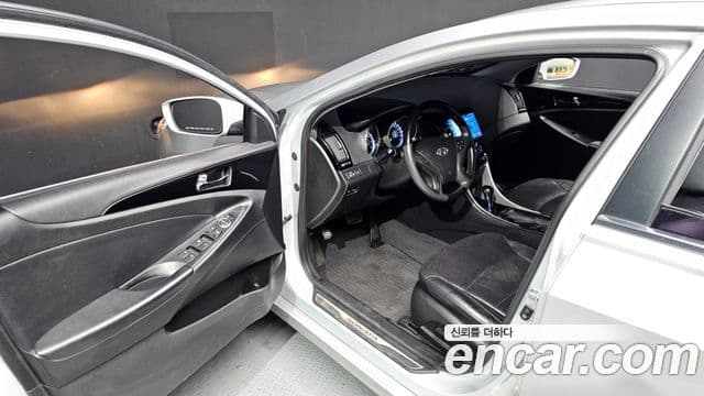 Hyundai YF Sonata люксовая версия, 2010 10